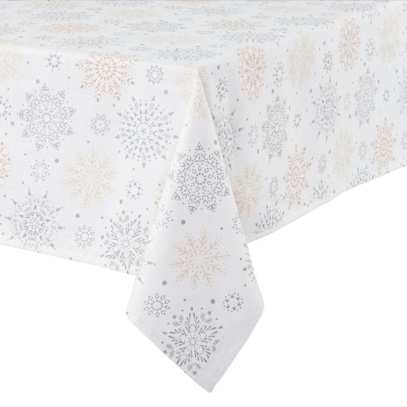 Bee & Willow Silver & Gold Snowfall Snowflakes Table Cloth NEW - Picture 3 of 3